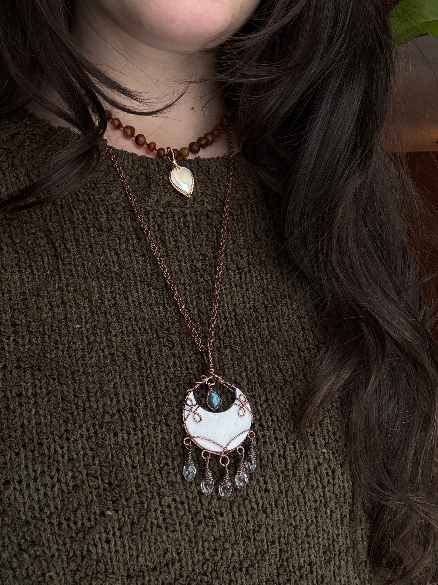 Large Mother of Pearl Necklace 22” copper chain