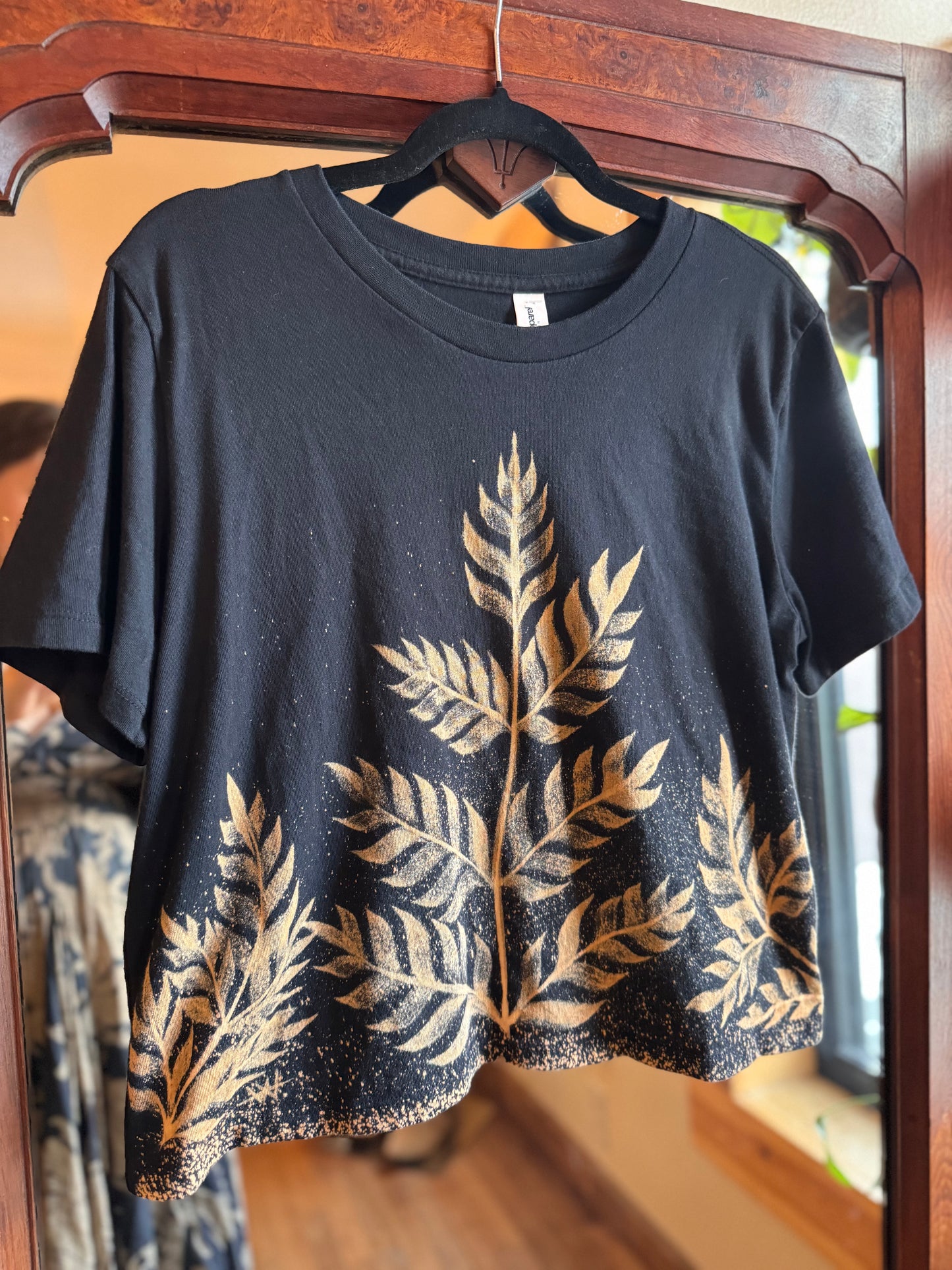 Size L handpainted boxy crop