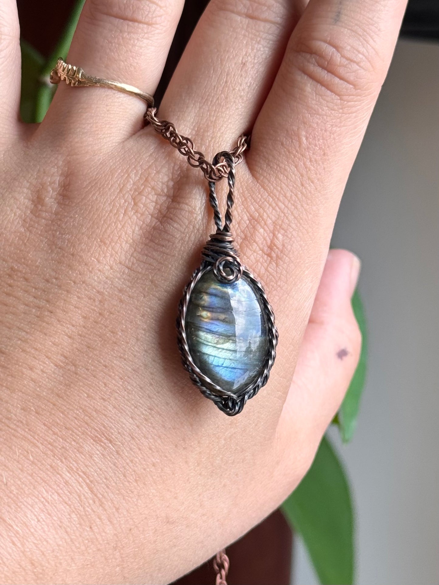 Mountain Mystique Labradorite