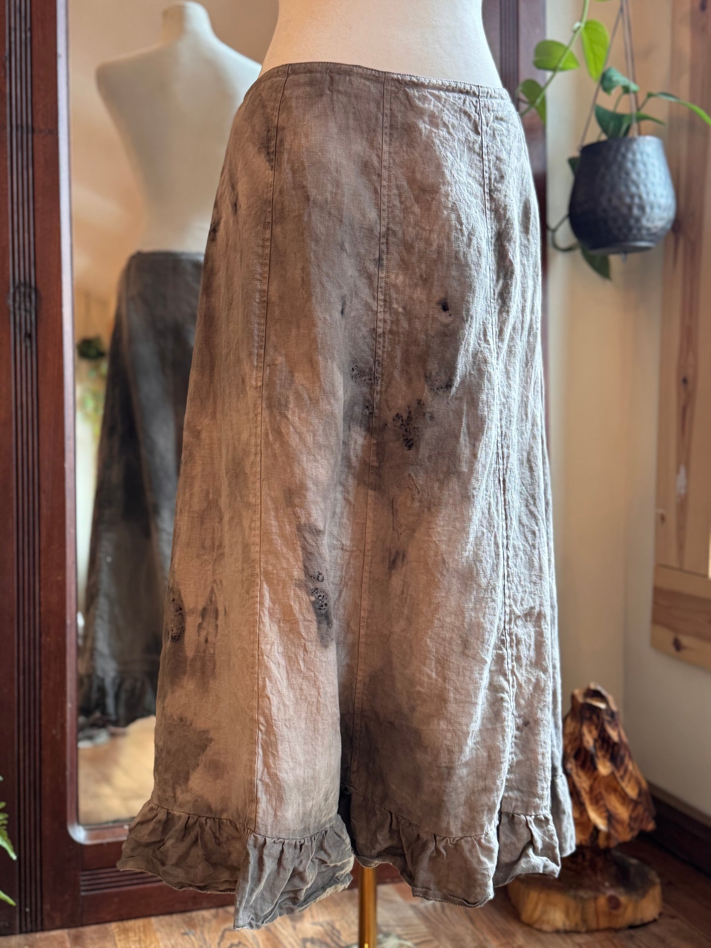 Eco Dye ~ Upcycled organic linen skirt size 6