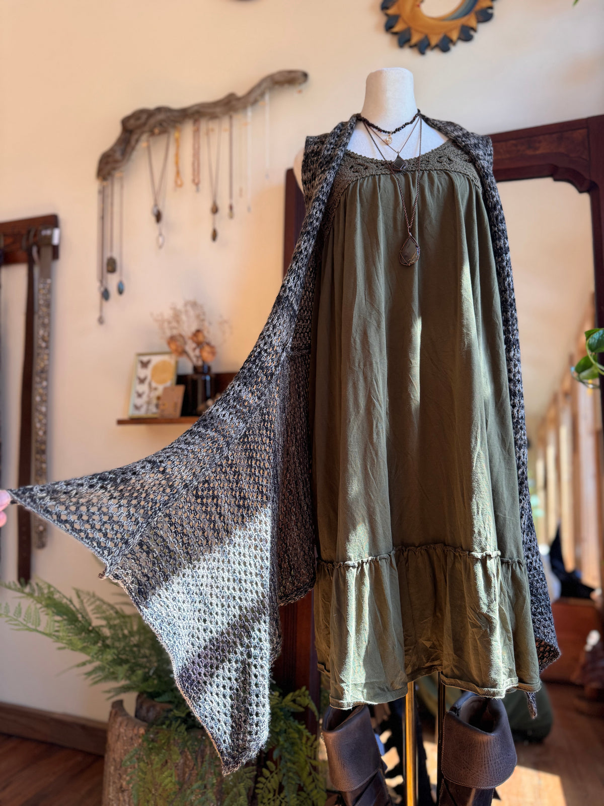 Size Small sleeveless knit duster