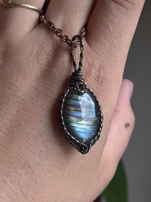 Mountain Mystique Labradorite
