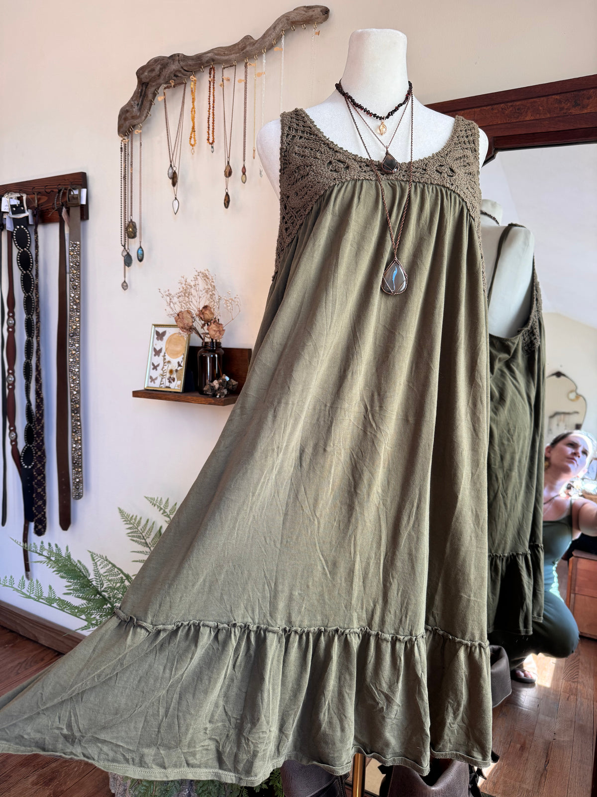 Size XL sleeveless cotton olive green dress