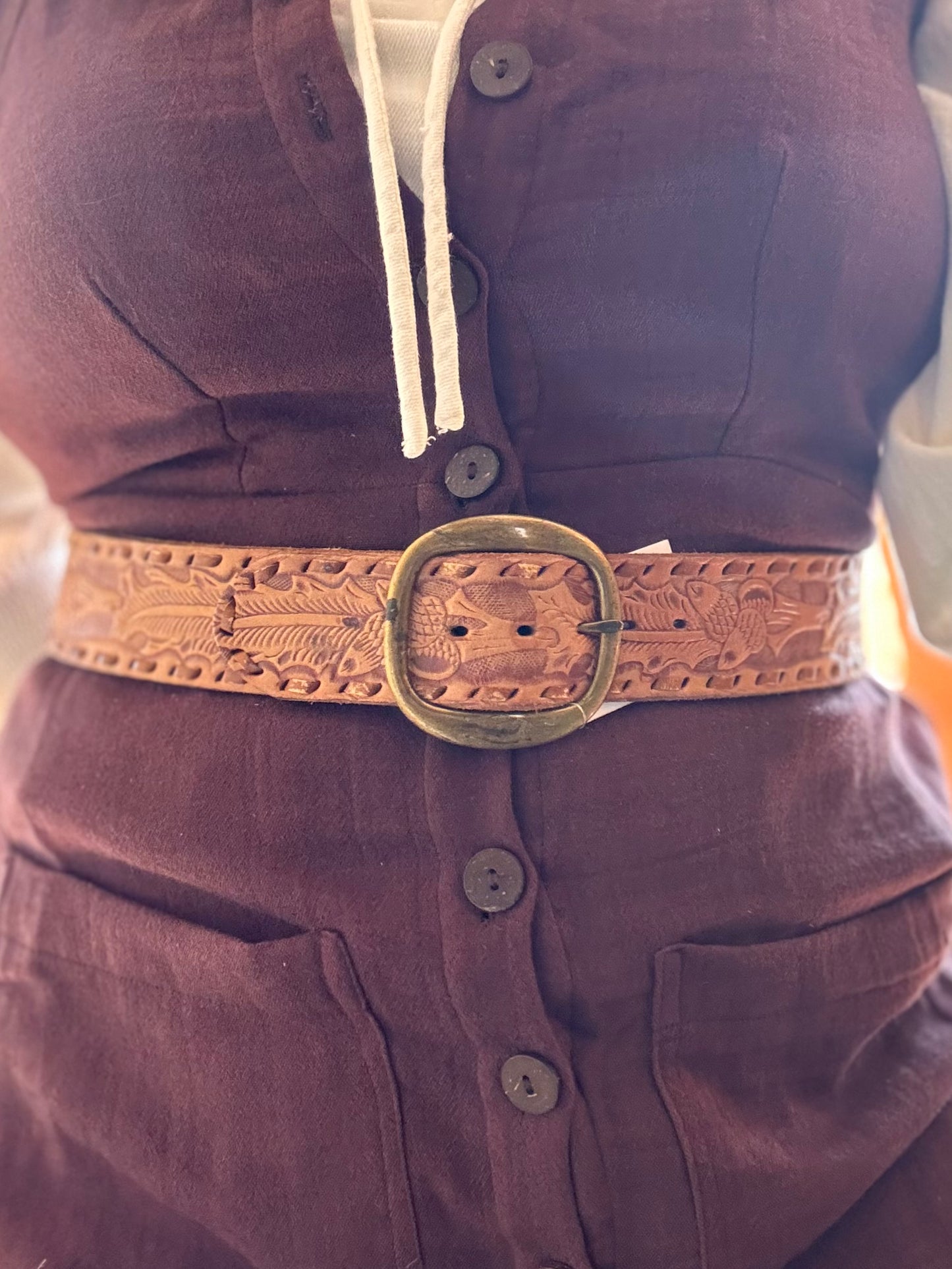 Size L acorn leather belt
