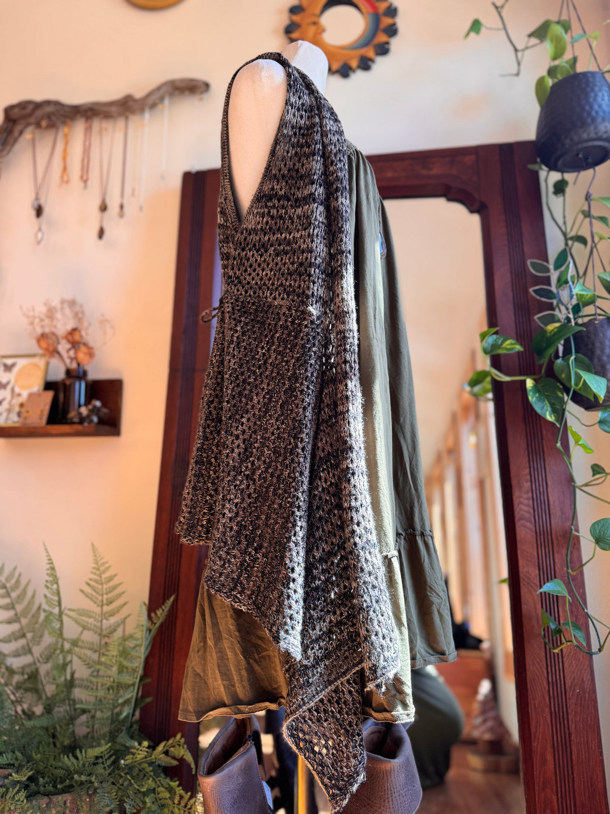 Size Small sleeveless knit duster