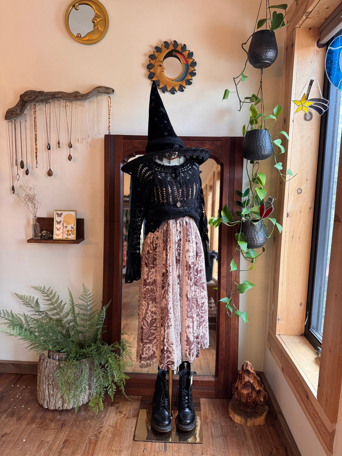 Size Small (4) 100% silk paisley dress