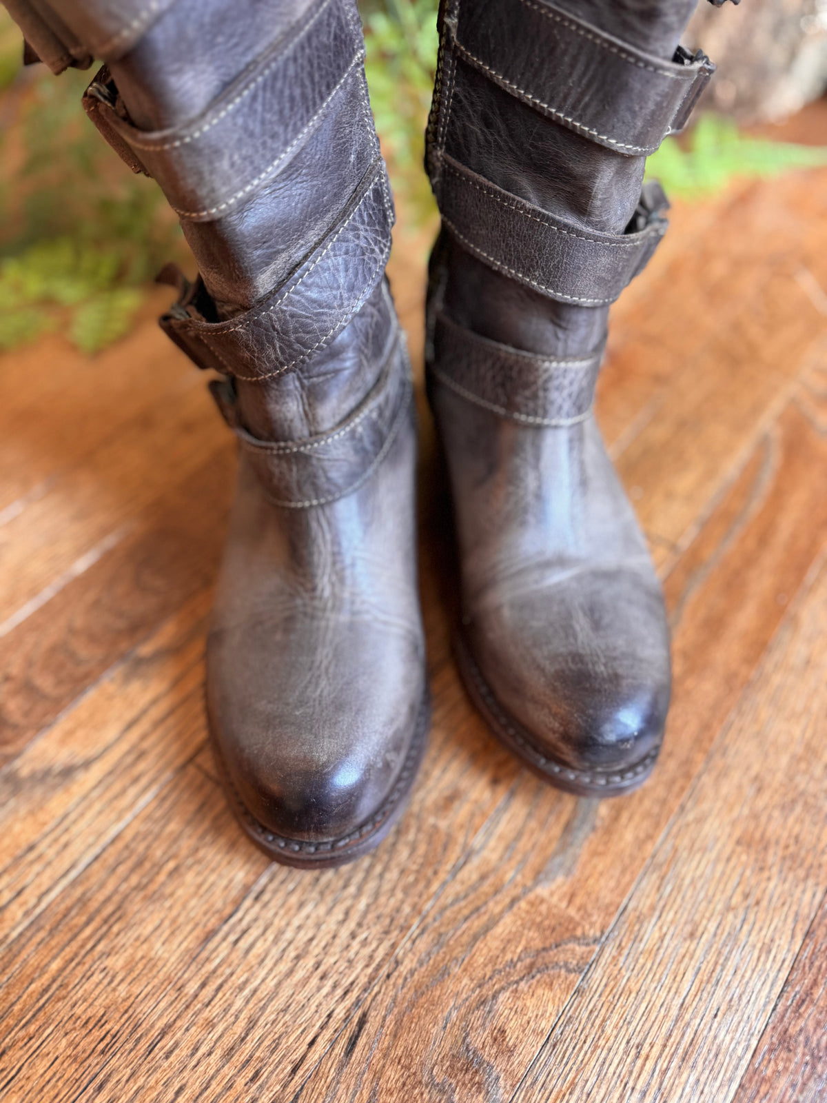 FREEBIRD genuine leather boots size 8 (run small)