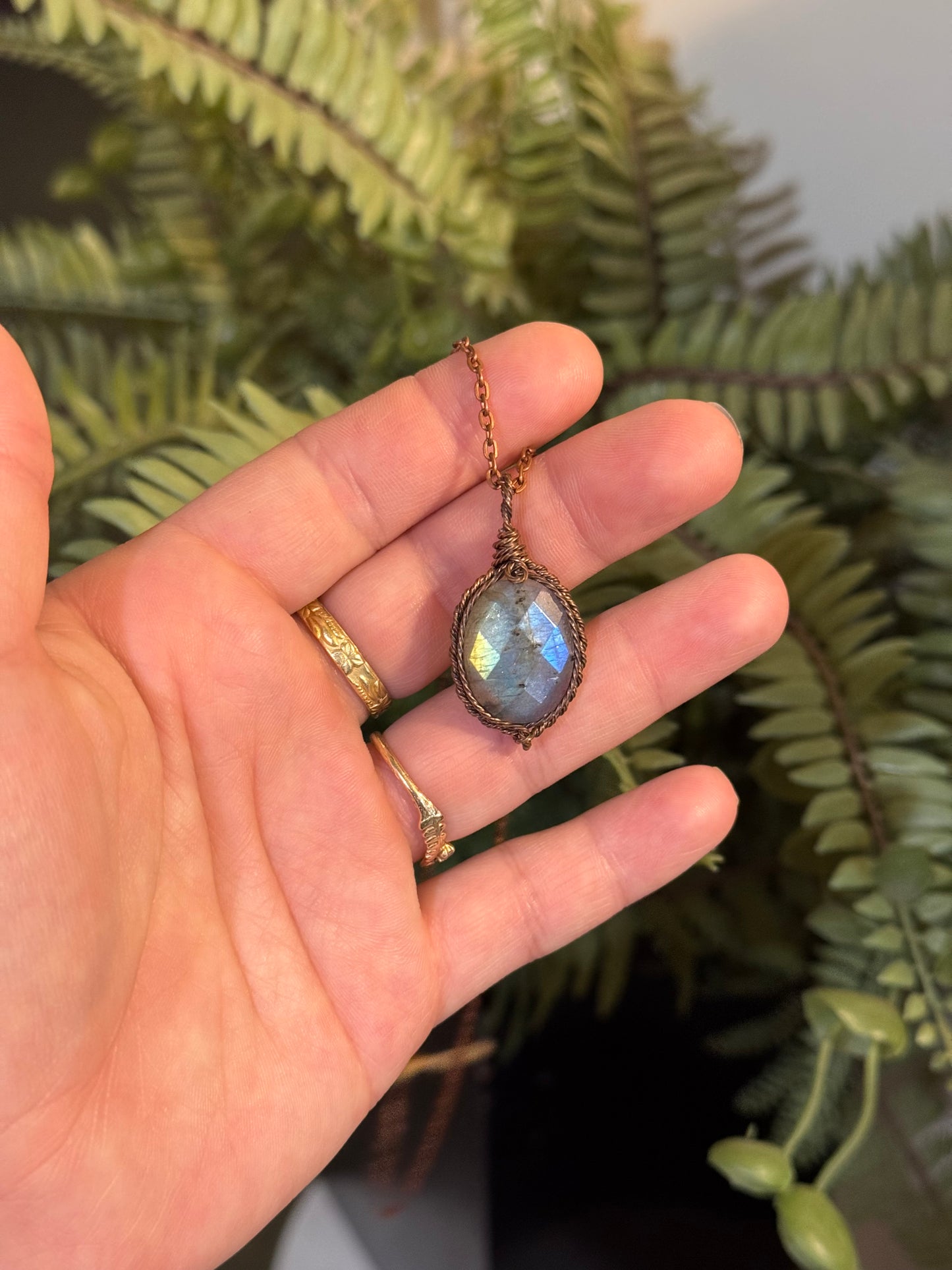 Faceted labradorite 30” twisty chain