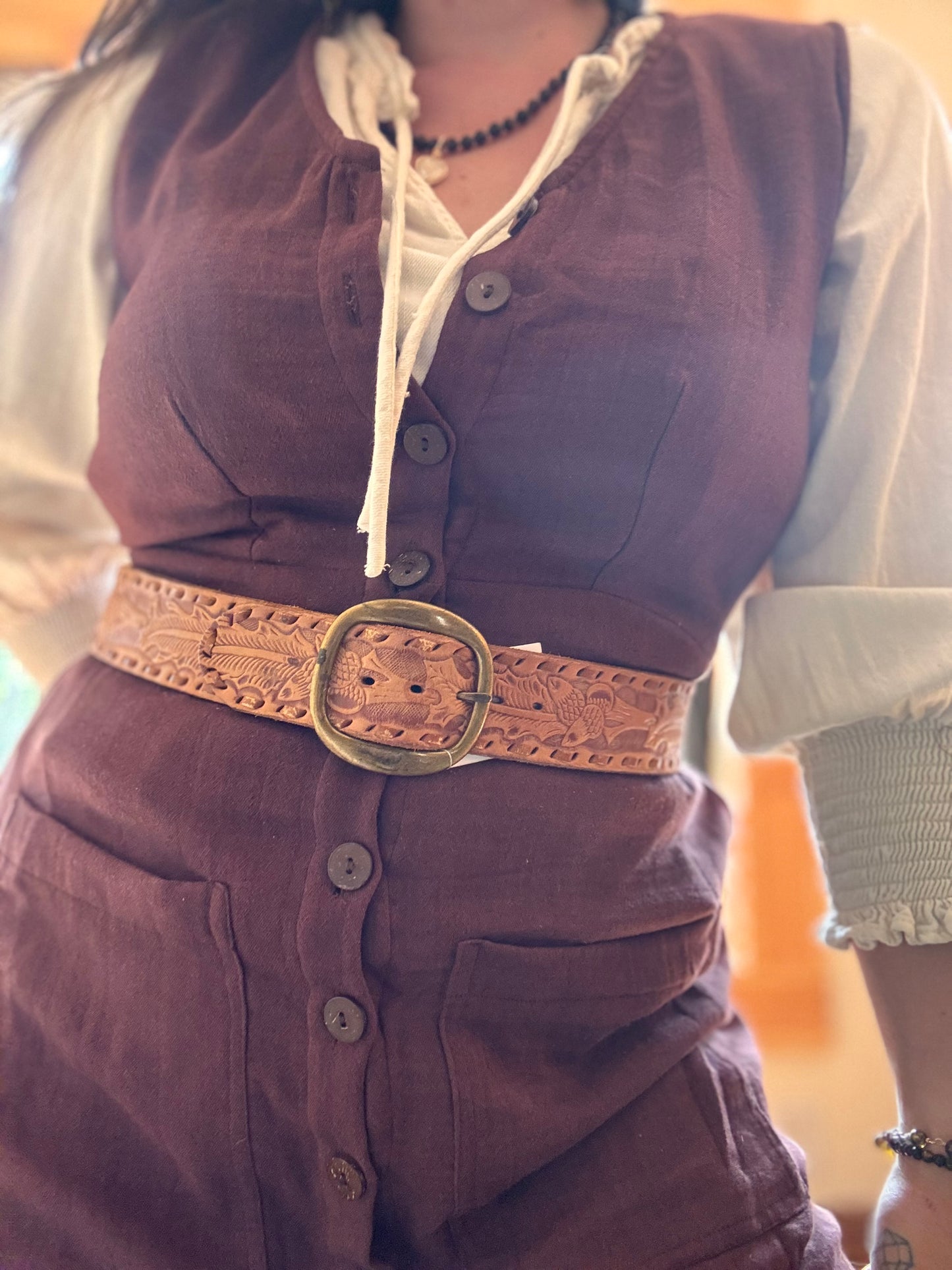 Size L acorn leather belt