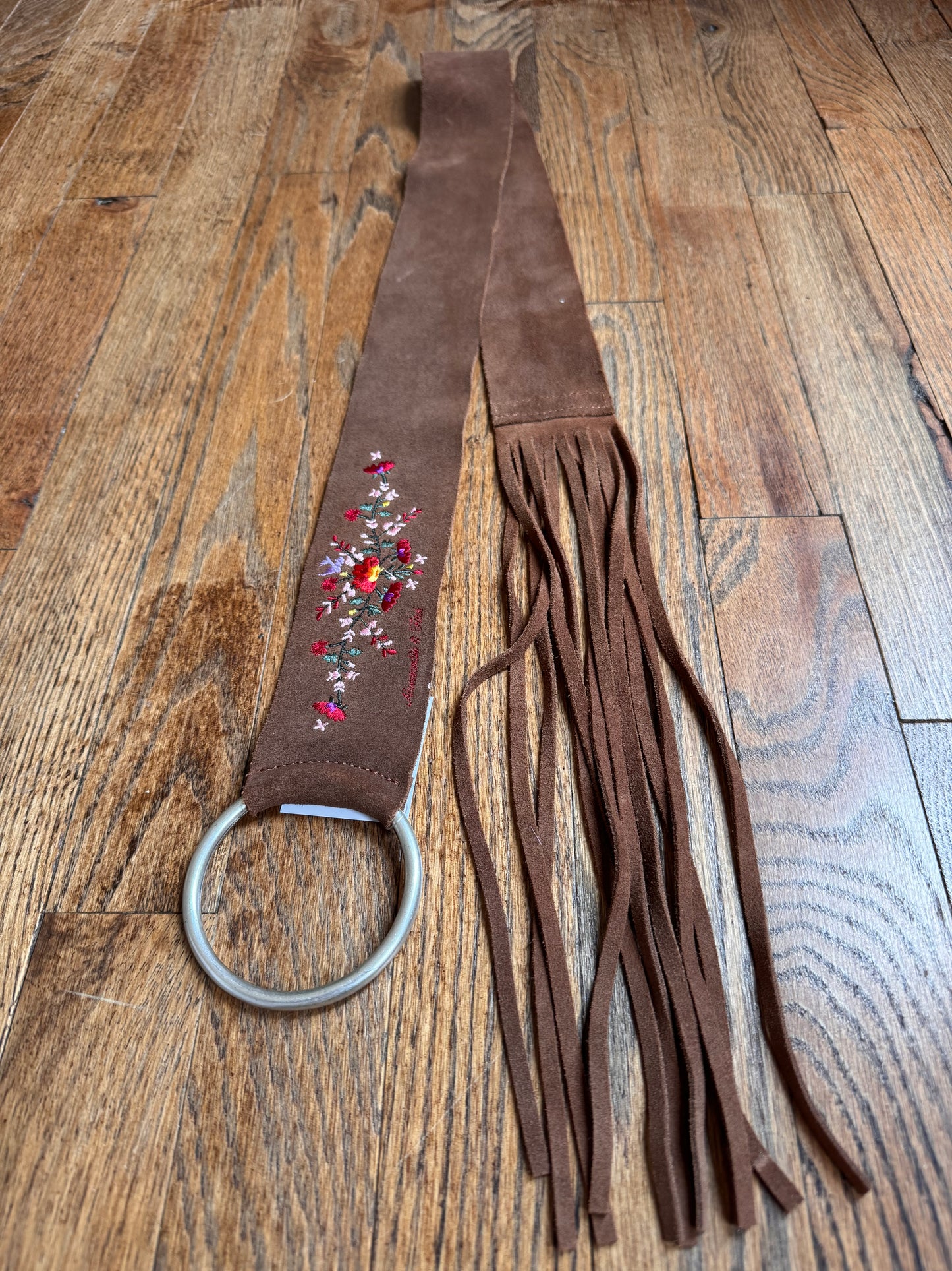 Size M embroidered fringe belt