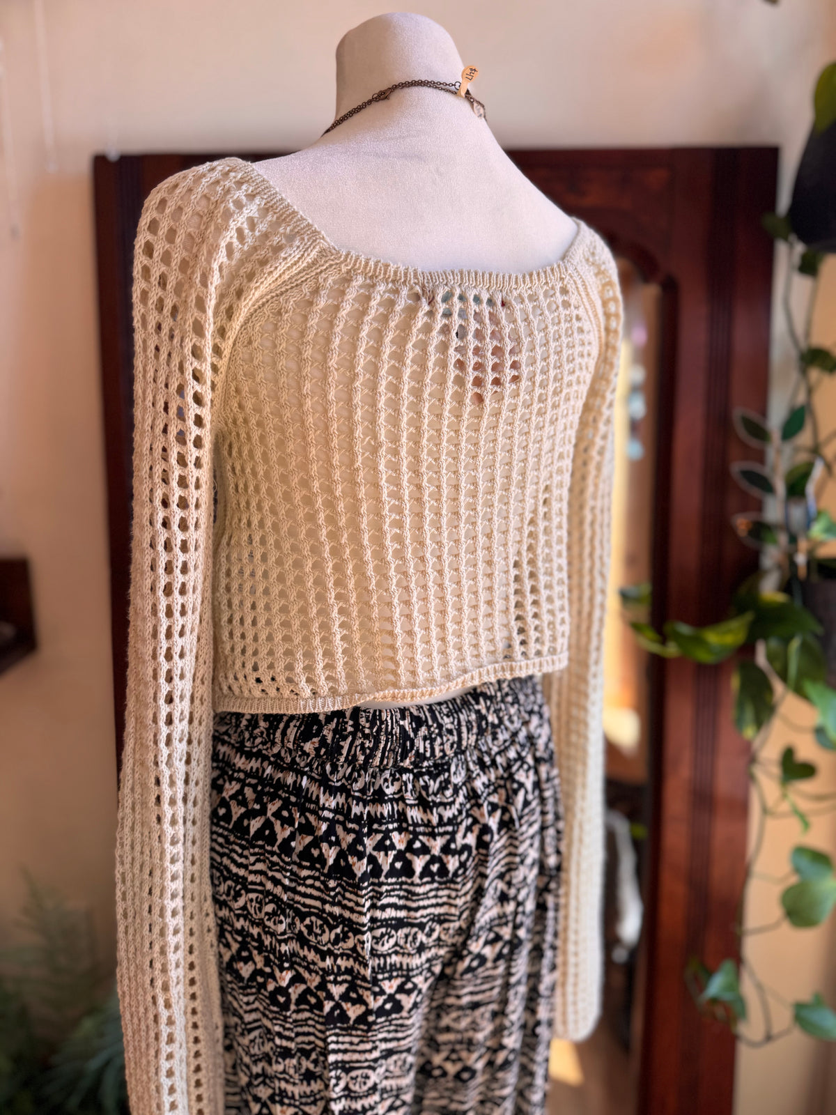 Size M bell sleeve knit crop sweater