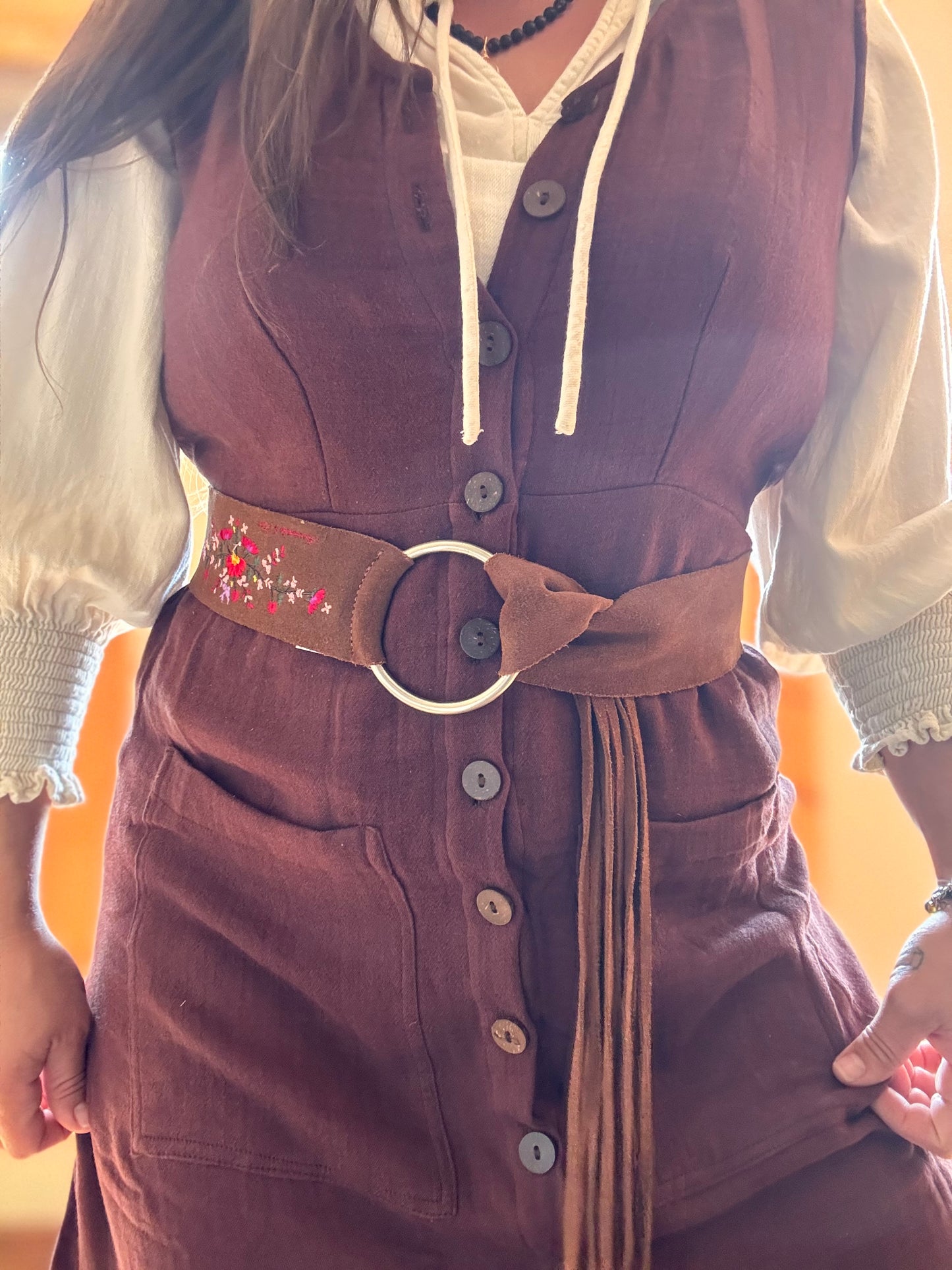 Size M embroidered fringe belt