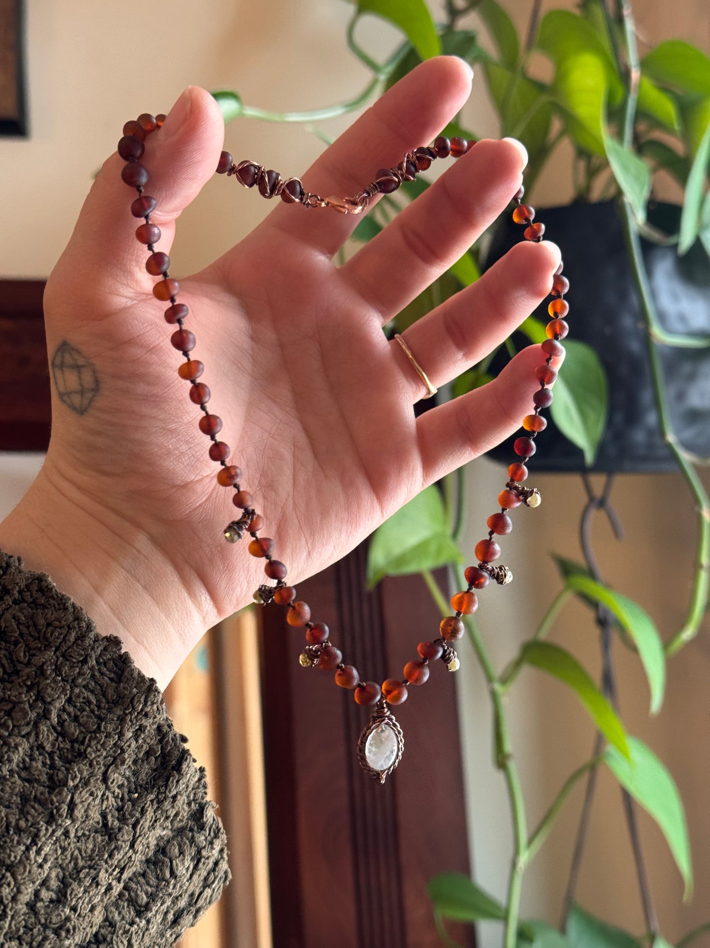 Specialty moonstone choker