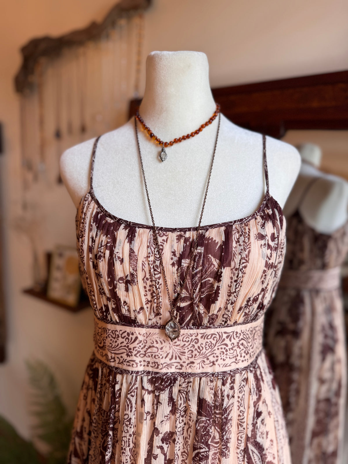 Size Small (4) 100% silk paisley dress