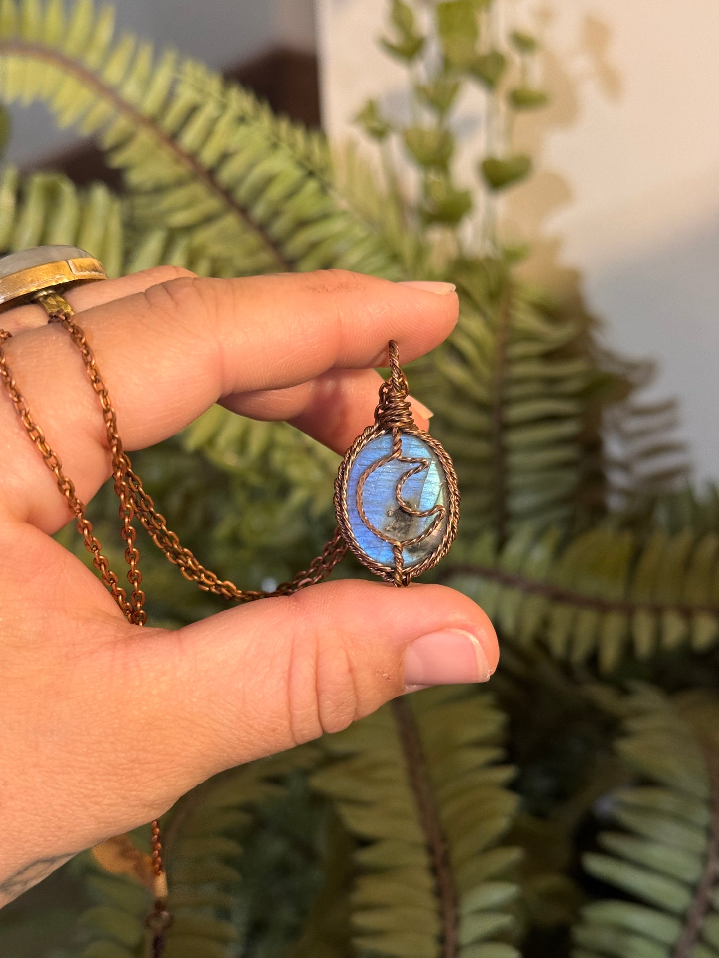 Faceted labradorite 30” twisty chain