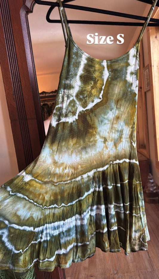 Size S green twirly mini dress