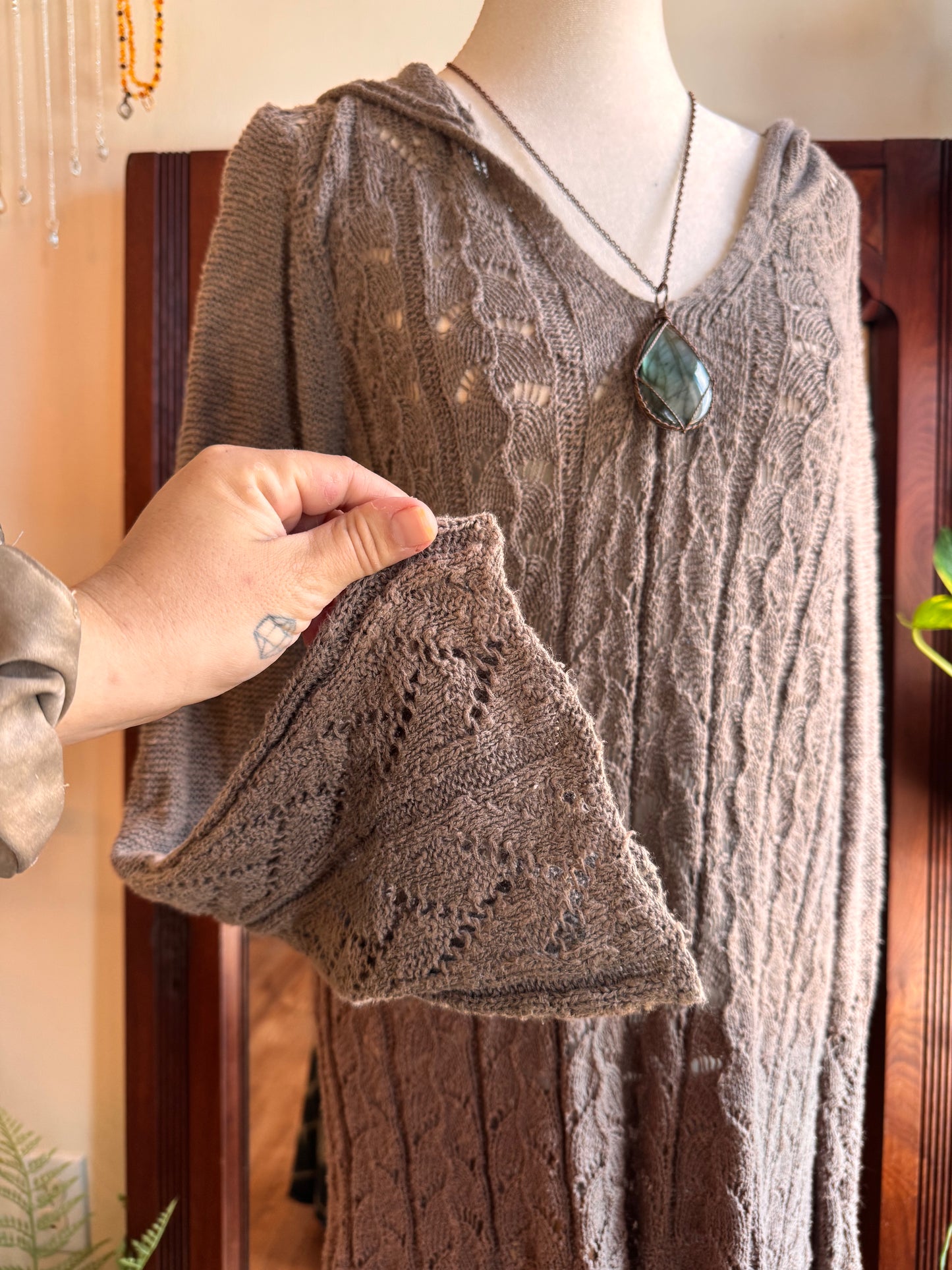 Size L hooded knit tunic